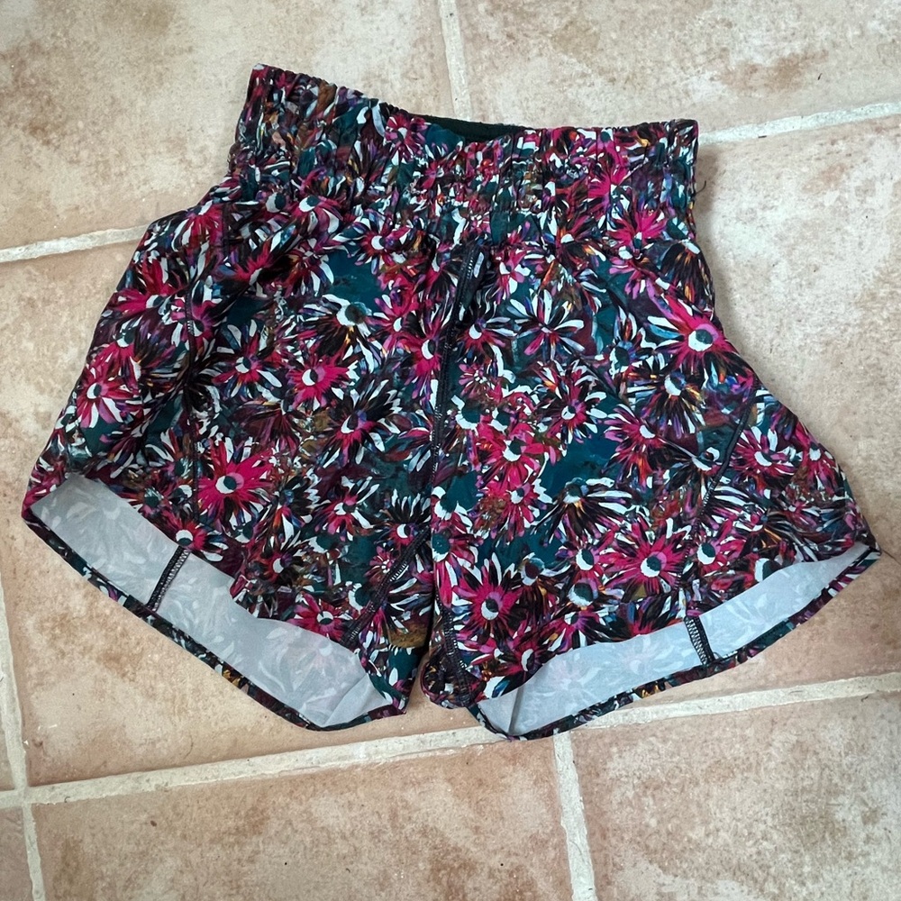 lululemon athletica Track That Mid-Rise Lined Short 5"